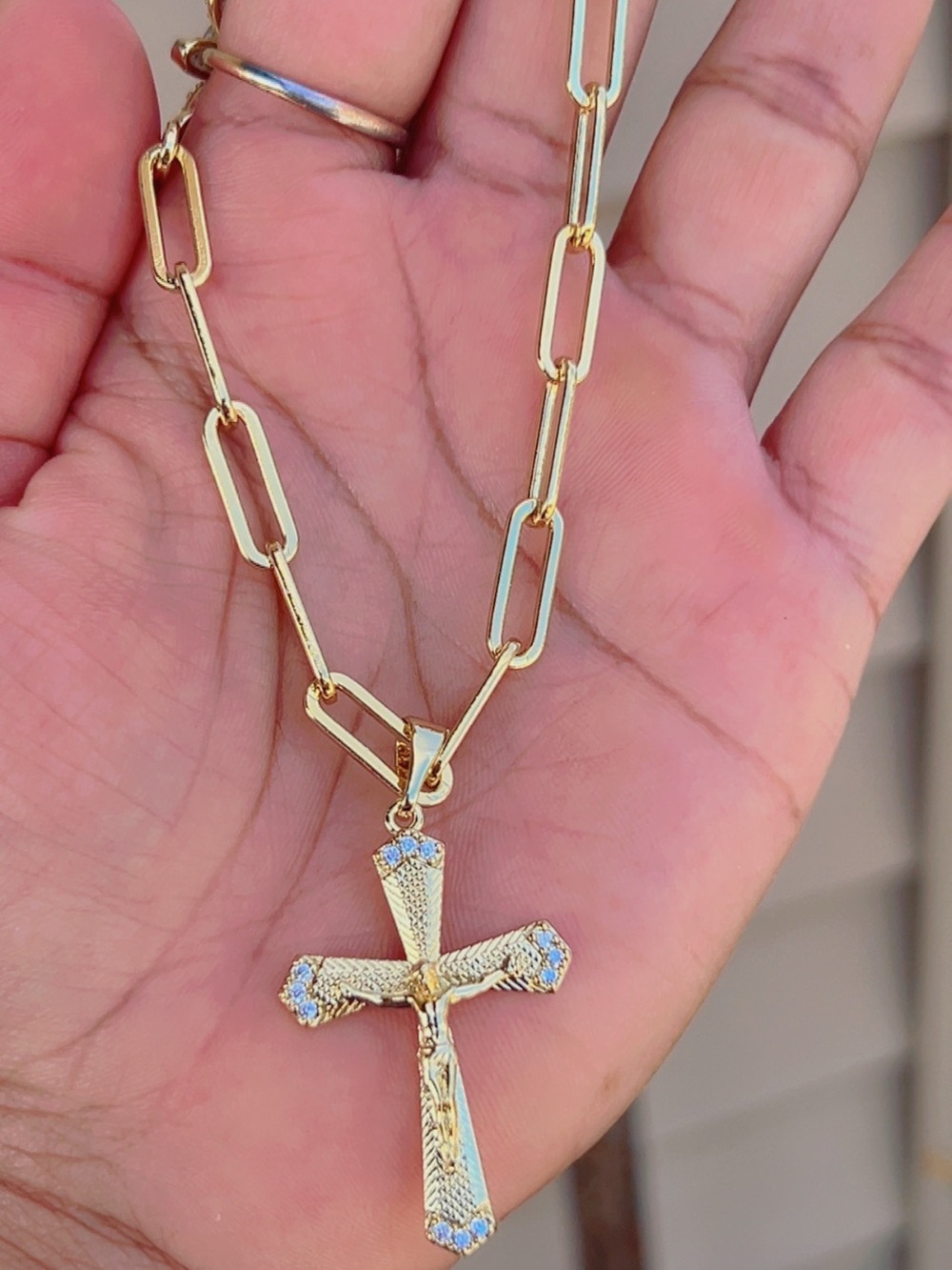 Gold Cross Pendant Necklace - Elegant Women's Jewelry